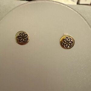 Far Fetched 925 Round Flower Stud Earrings Sterling